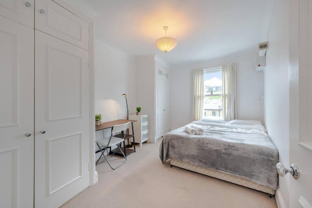 Apartamento Cosy 2 Bed In Kensington Olympia Londres Exterior foto