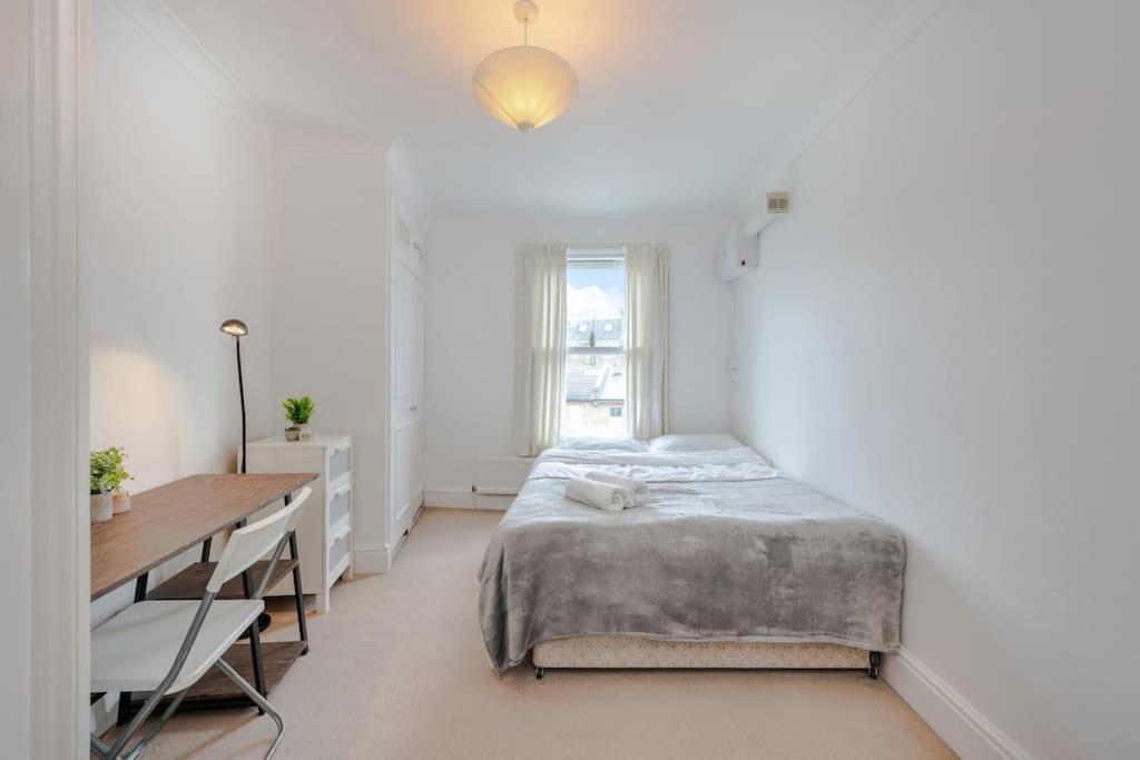 Apartamento Cosy 2 Bed In Kensington Olympia Londres Exterior foto